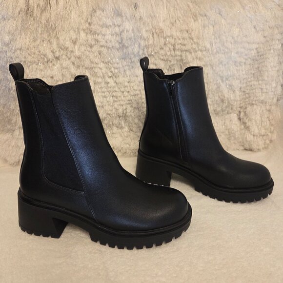 NWOT Sugar Women’s Black Abruzzi Lug Sole Zippered Ankle Boots - 7.5 - Picture 8 of 14